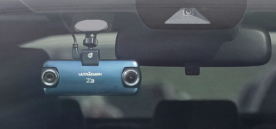Car_recorder_mounted_on_the_car